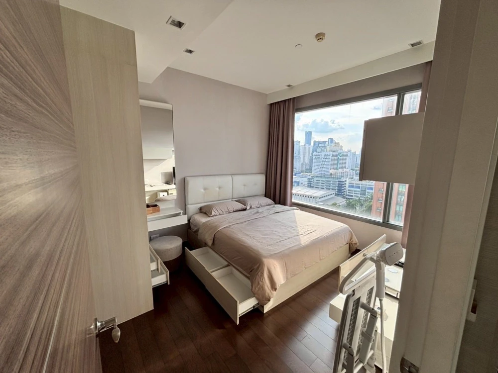 Q Asoke condo for rent, 17th floor, city view, fully furnished. Book now!
