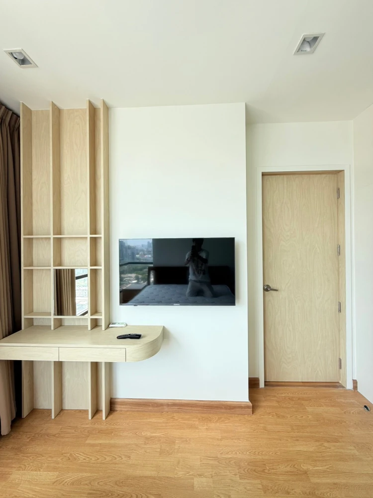 For rent: Q House Sukhumvit 79. Spacious and comfortable room, fully furnished. Book now!