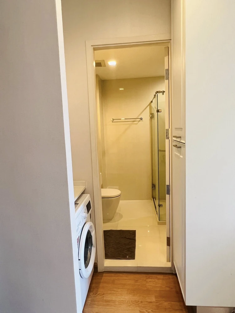 For rent: Q House Sukhumvit 79. Spacious and comfortable room with complete furniture set. Book now!