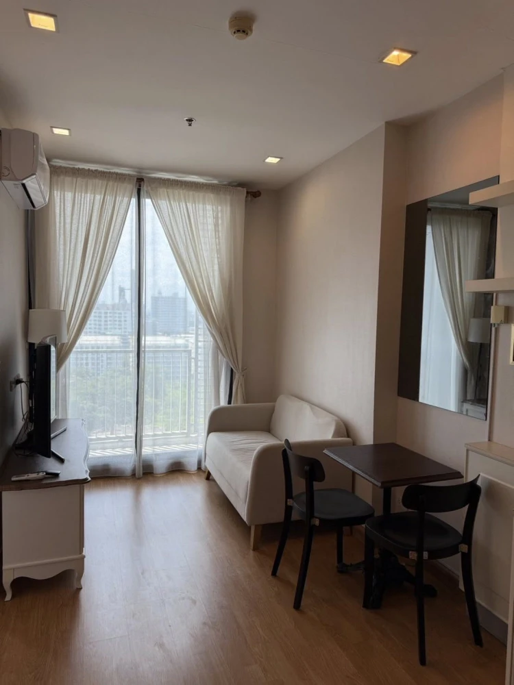For rent: Q House Sukhumvit 79. Spacious and comfortable room with complete furniture set. Book now!