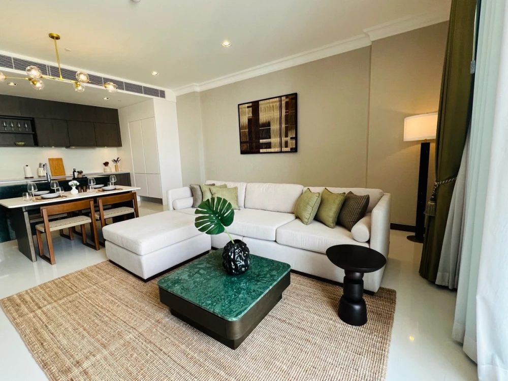 For rent: Q1 Sukhumvit, 2 bedrooms, fully furnished, luxurious and ready to move in. Book now, don't miss out!