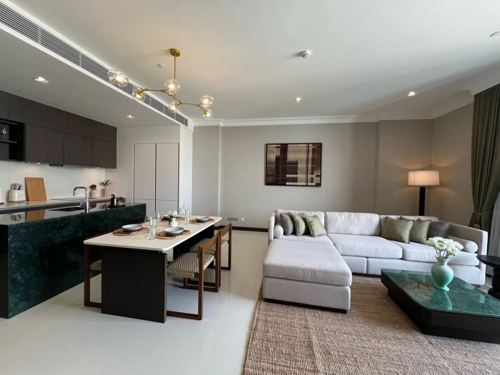 For rent: Q1 Sukhumvit, 2 bedrooms, fully furnished, luxurious and ready to move in. Book now, don't miss out!