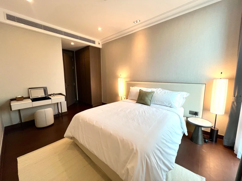 For rent: Q1 Sukhumvit, 2 bedrooms, fully furnished, luxurious and ready to move in. Book now, don't miss out!