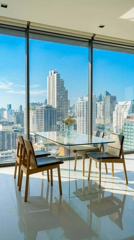 For rent: Q1 Sukhumvit, 3 bedrooms. Spacious and comfortable, fully furnished. Book now!