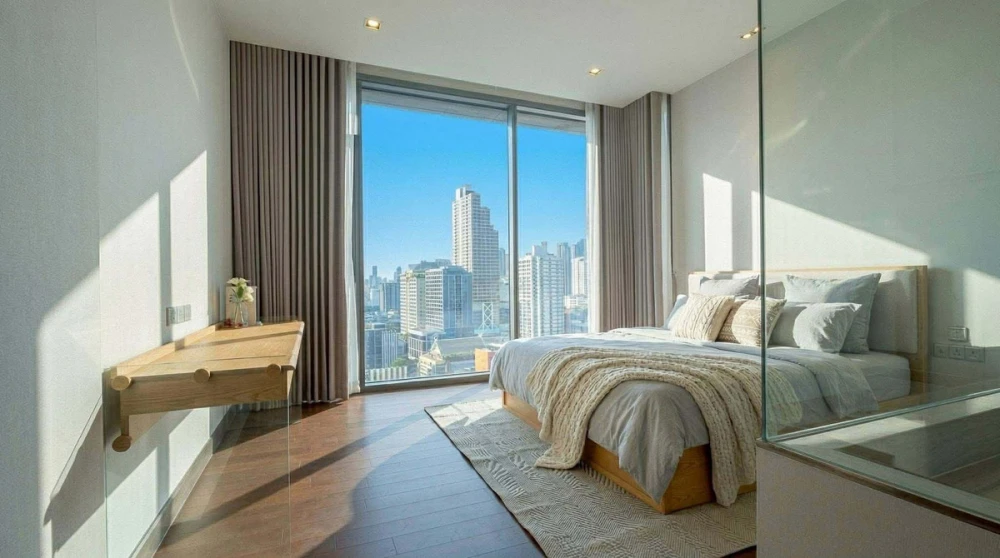 For rent: Q1 Sukhumvit, 3 bedrooms. Spacious and comfortable, fully furnished. Book now!