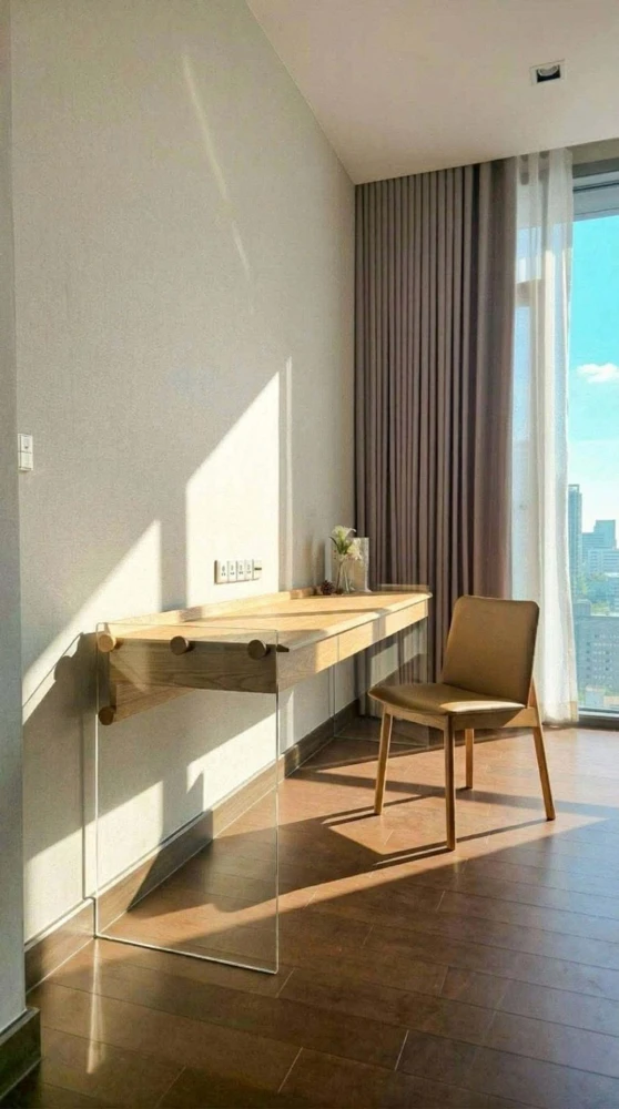 For rent: Q1 Sukhumvit, 3 bedrooms. Spacious and comfortable, fully furnished. Book now!