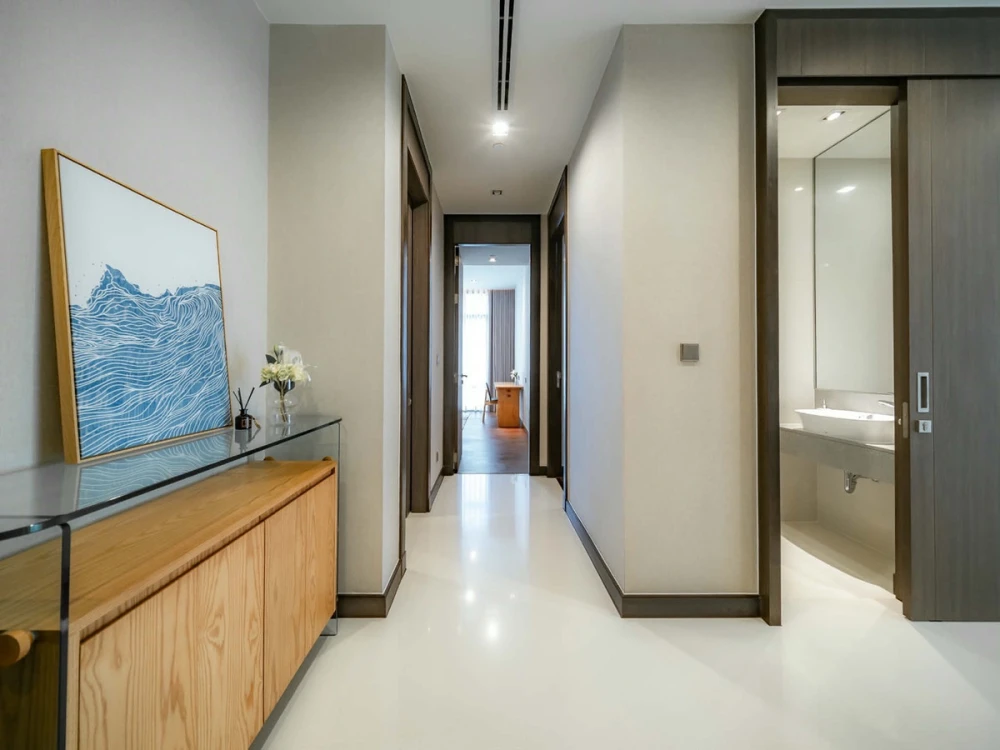 For rent: Q1 Sukhumvit, 3 bedrooms. Spacious and comfortable, fully furnished. Book now!