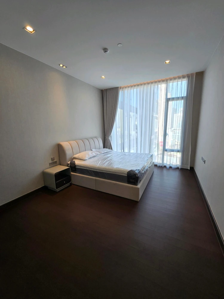 For rent: Q1 Sukhumvit, 12th floor, fully furnished, very livable. Interested? Book now before it's gone!