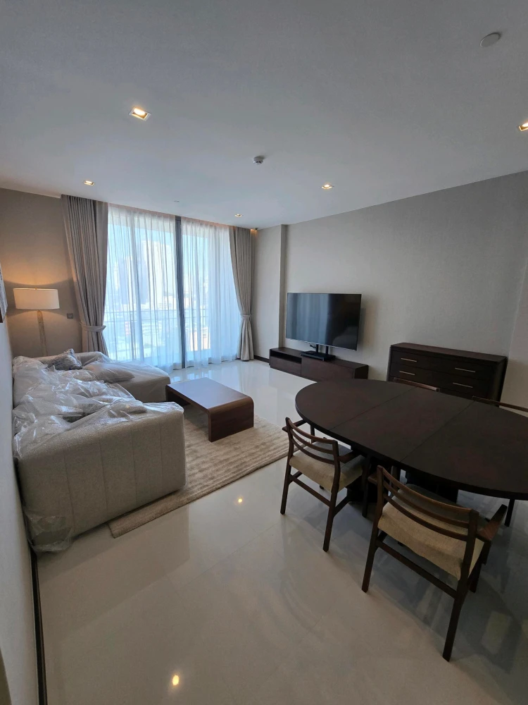 For rent: Q1 Sukhumvit, 12th floor, fully furnished, very livable. Interested? Book now before it's gone!