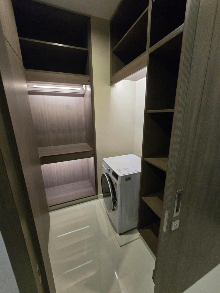 For rent: Q1 Sukhumvit, 12th floor, fully furnished, very livable. Interested? Book now before it's gone!