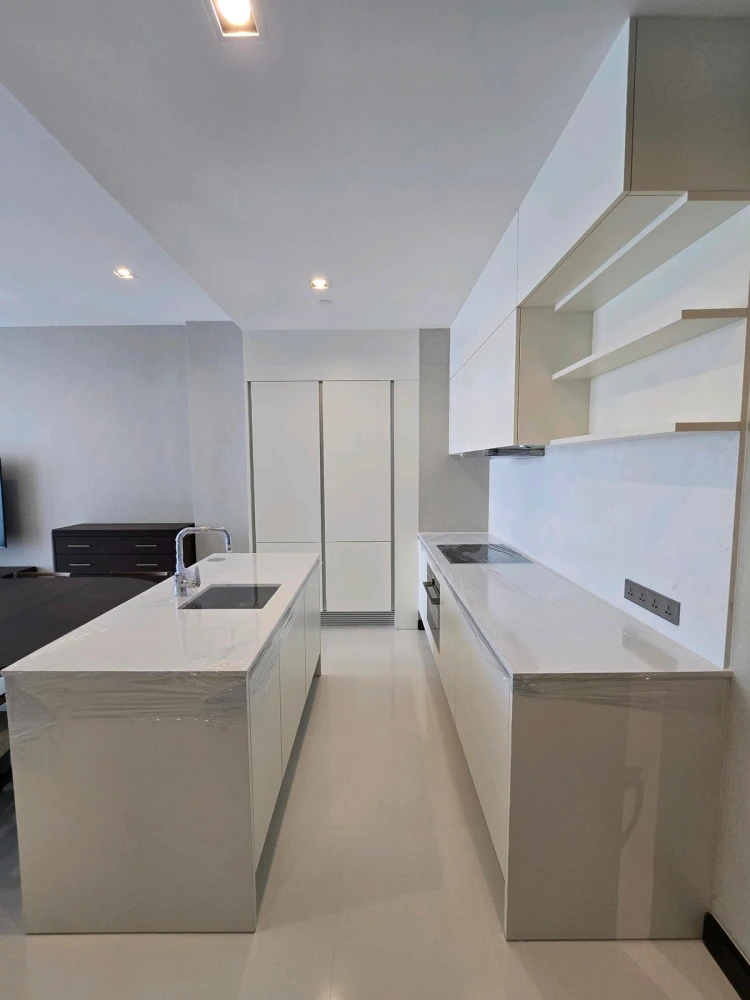 For rent: Q1 Sukhumvit, 12th floor, fully furnished, very livable. Interested? Book now before it's gone!