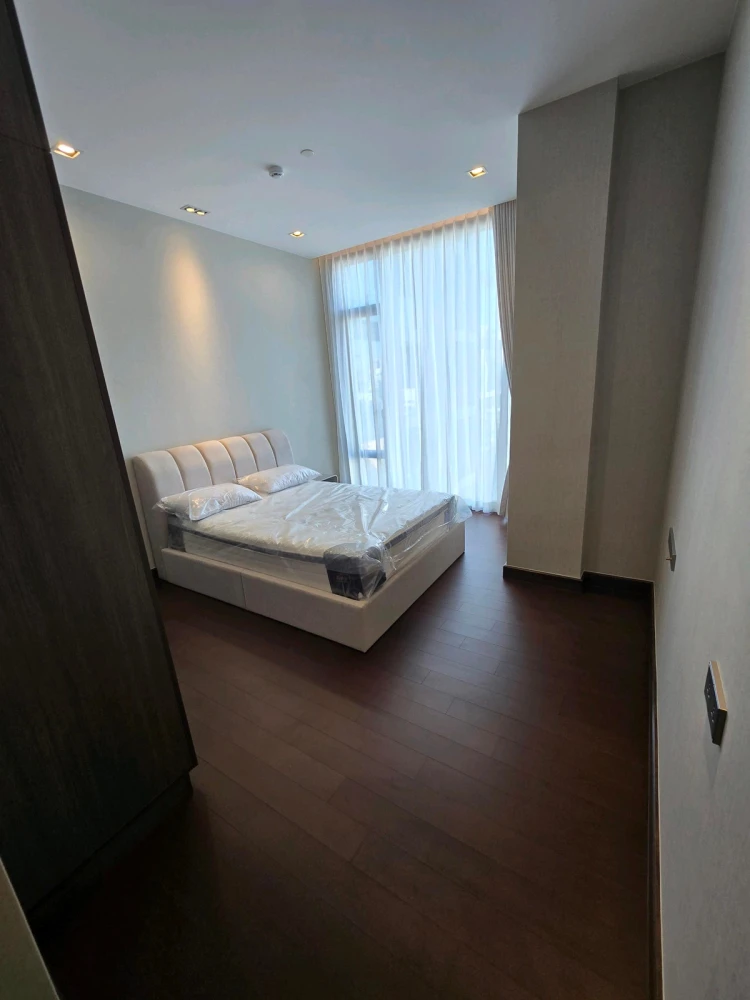For rent: Q1 Sukhumvit, 12th floor, fully furnished, very livable. Interested? Book now before it's gone!
