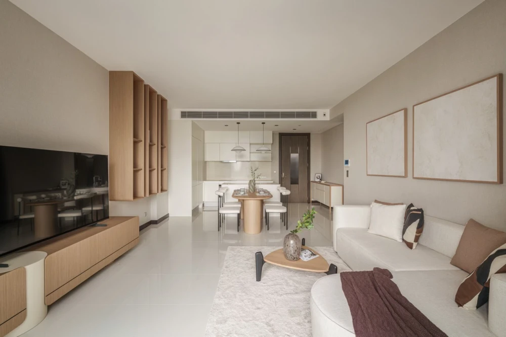 For rent: Q1 Sukhumvit, 20th floor and above. Very high floor, spacious room, well-decorated, with amazing city views. Book now!