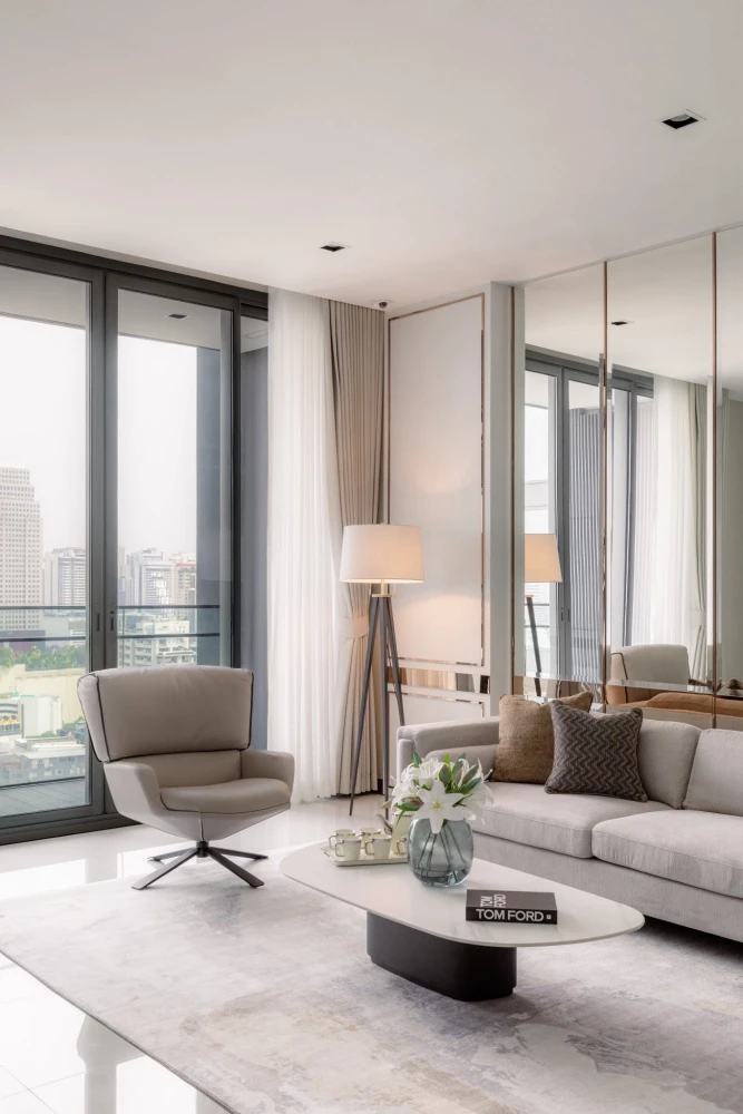 For rent: Q1 Sukhumvit, ready-to-move-in unit with full furnishings, high floor, comfortable living. Book now!