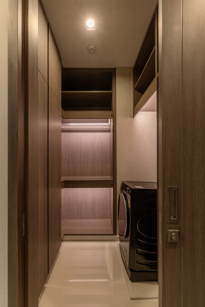 For rent: Q1 Sukhumvit, ready-to-move-in unit with full furnishings, high floor, comfortable living. Book now!