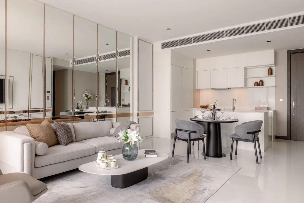 For rent: Q1 Sukhumvit, ready-to-move-in unit with full furnishings, high floor, comfortable living. Book now!