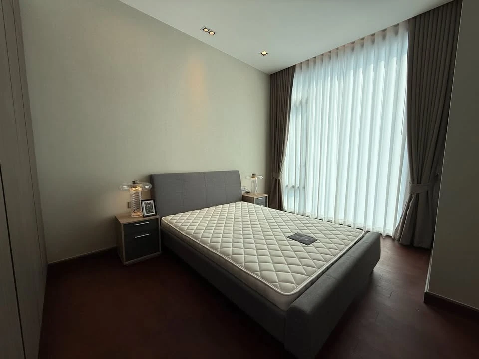 For rent: Q1 Sukhumvit, very high floor unit with city view (unblocked). Fully furnished and equipped with appliances. Ready to move in. images
