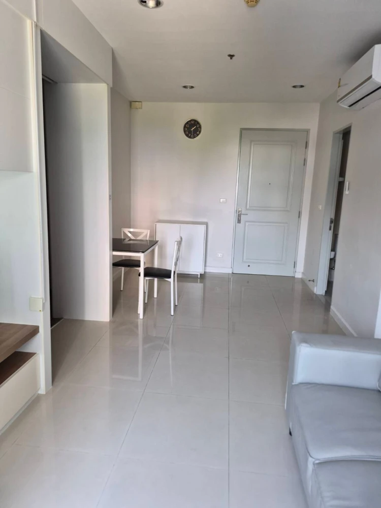 Q.House Condo Sathorn for rent. Nice room, fully furnished. Book now!