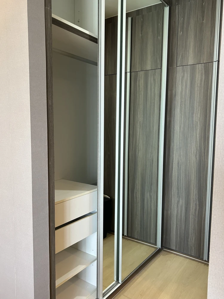 Quinn Ratchada 17 for rent, 19th floor, Building A, open city view, plenty of usable space. I'm telling you, you can't miss it.