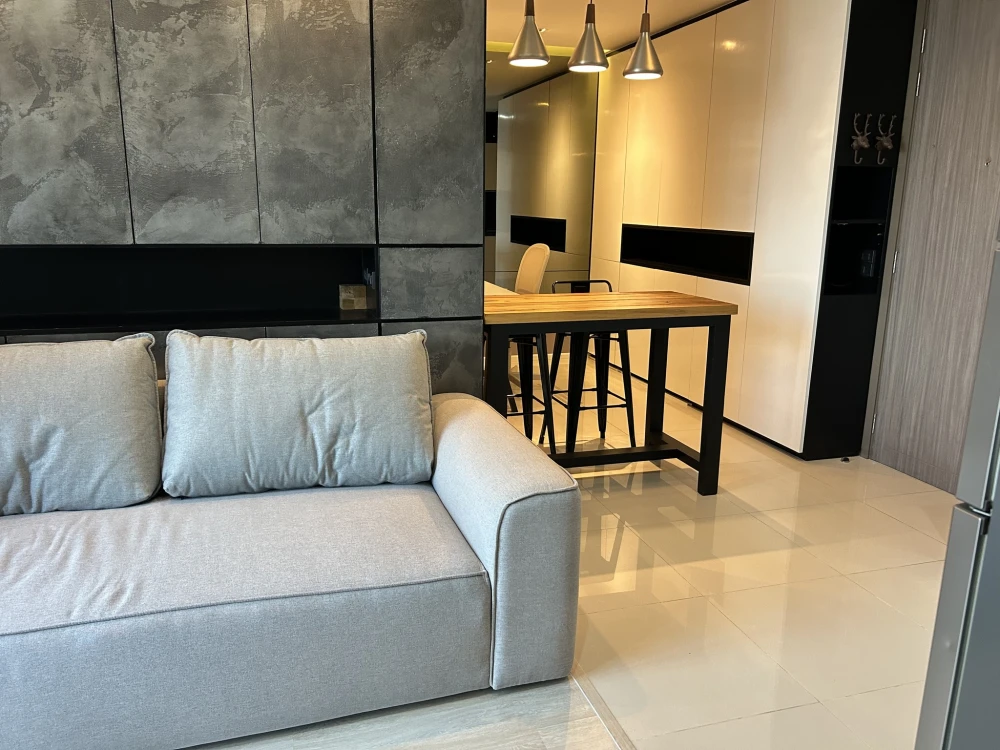 Quinn Ratchada 17 for rent, 19th floor, Building A, open city view, plenty of usable space. I'm telling you, you can't miss it.