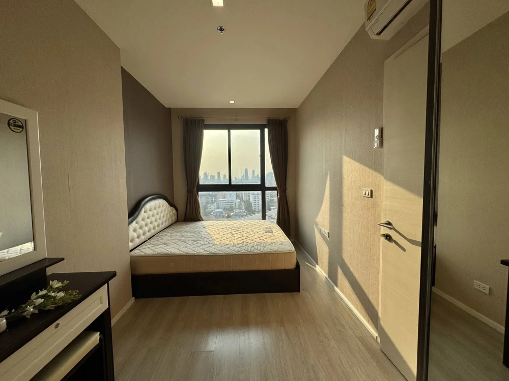 For rent: Quinn Ratchada 17, high floor unit, spacious and comfortable. Book now!