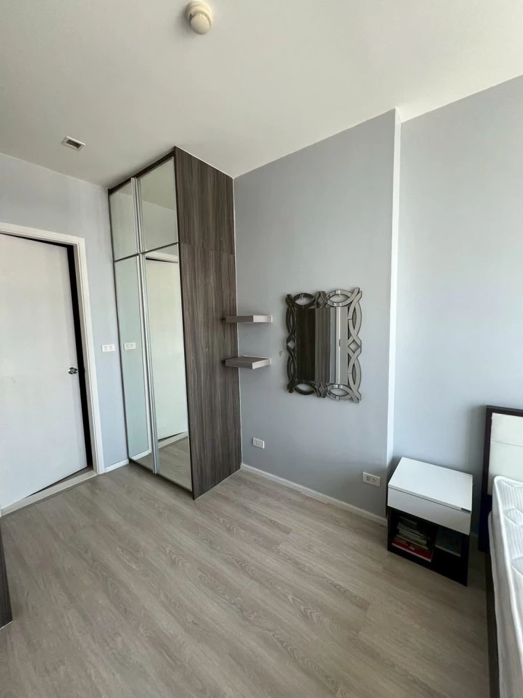 For rent: Quinn Ratchada 17, high floor unit, fully furnished, spacious and comfortable. Book now!