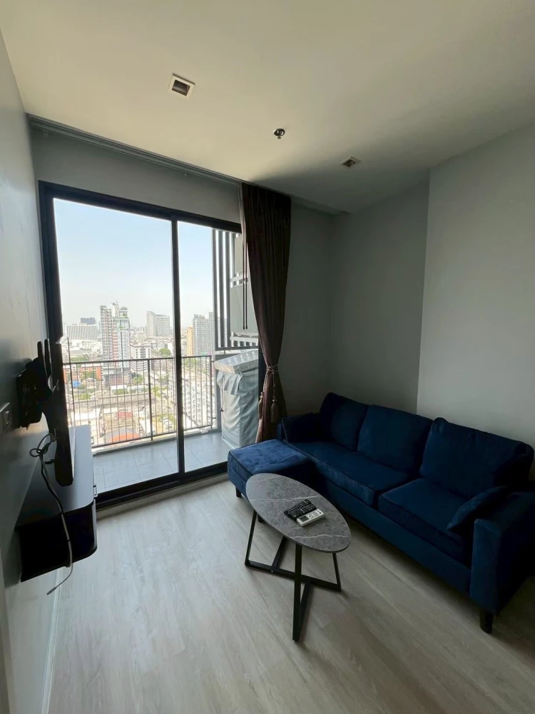 For rent: Quinn Ratchada 17, high floor unit, fully furnished, spacious and comfortable. Book now!