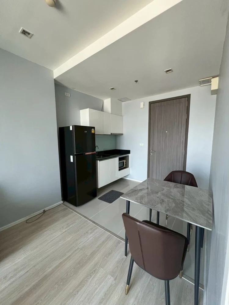 For rent: Quinn Ratchada 17, high floor unit, fully furnished, spacious and comfortable. Book now!
