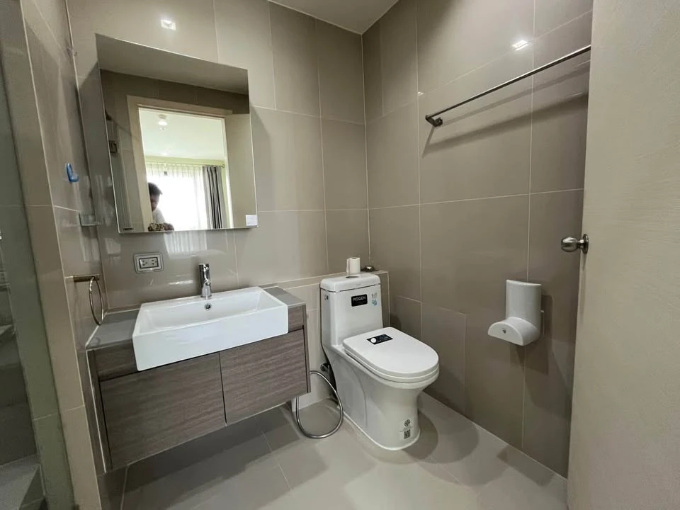 Quinn Ratchada 17 for rent, ready to move in, fully furnished, appliances included, reasonable price, come reserve now before you miss your chance.