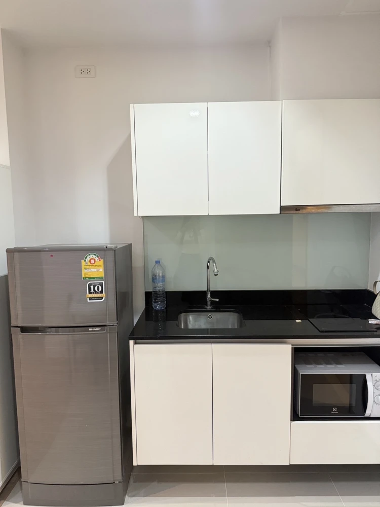 Quinn Ratchada 17 for rent, corner room, not attached to anyone, spacious and comfortable, reserve now.