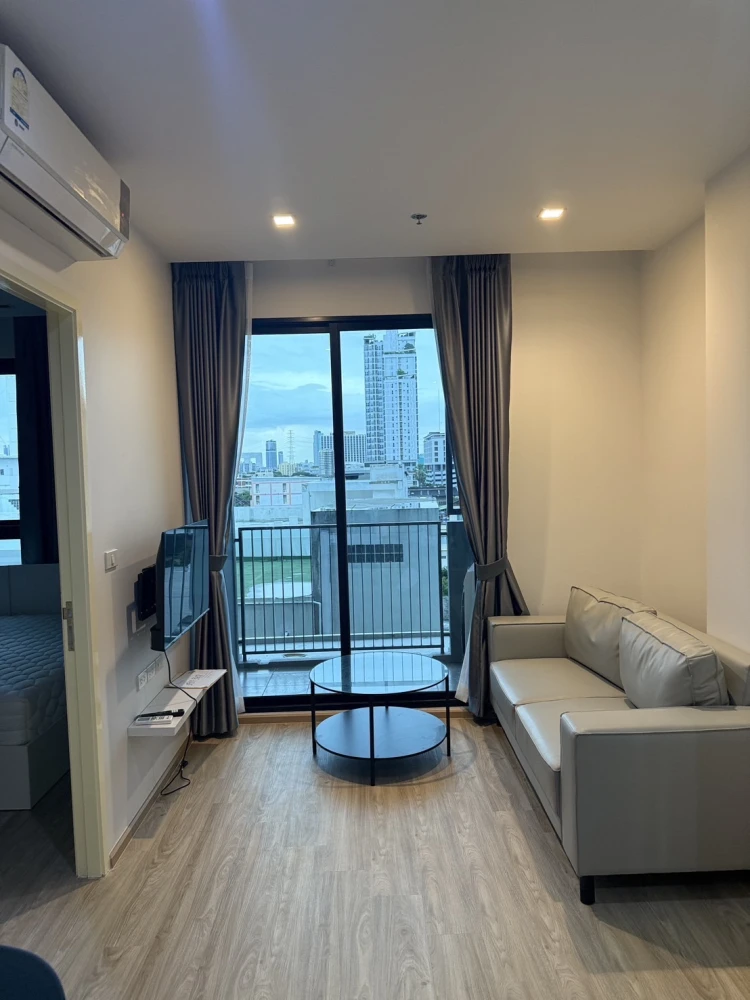 Quinn Ratchada 17 for rent, corner room, not attached to anyone, spacious and comfortable, reserve now.