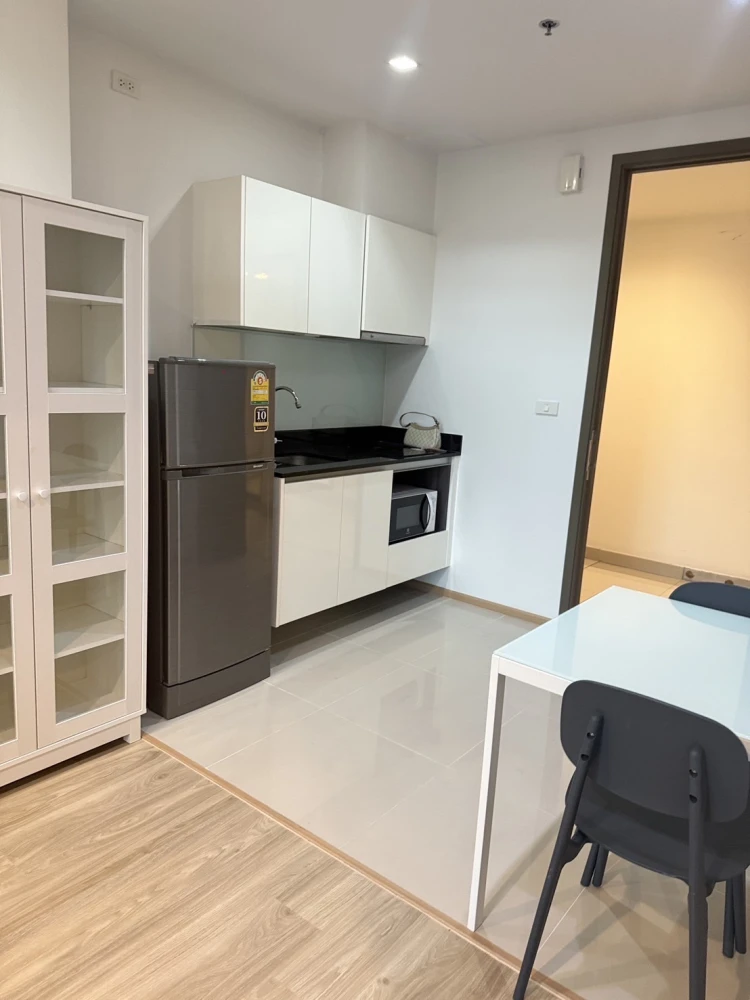 Quinn Ratchada 17 for rent, corner room, not attached to anyone, spacious and comfortable, reserve now.