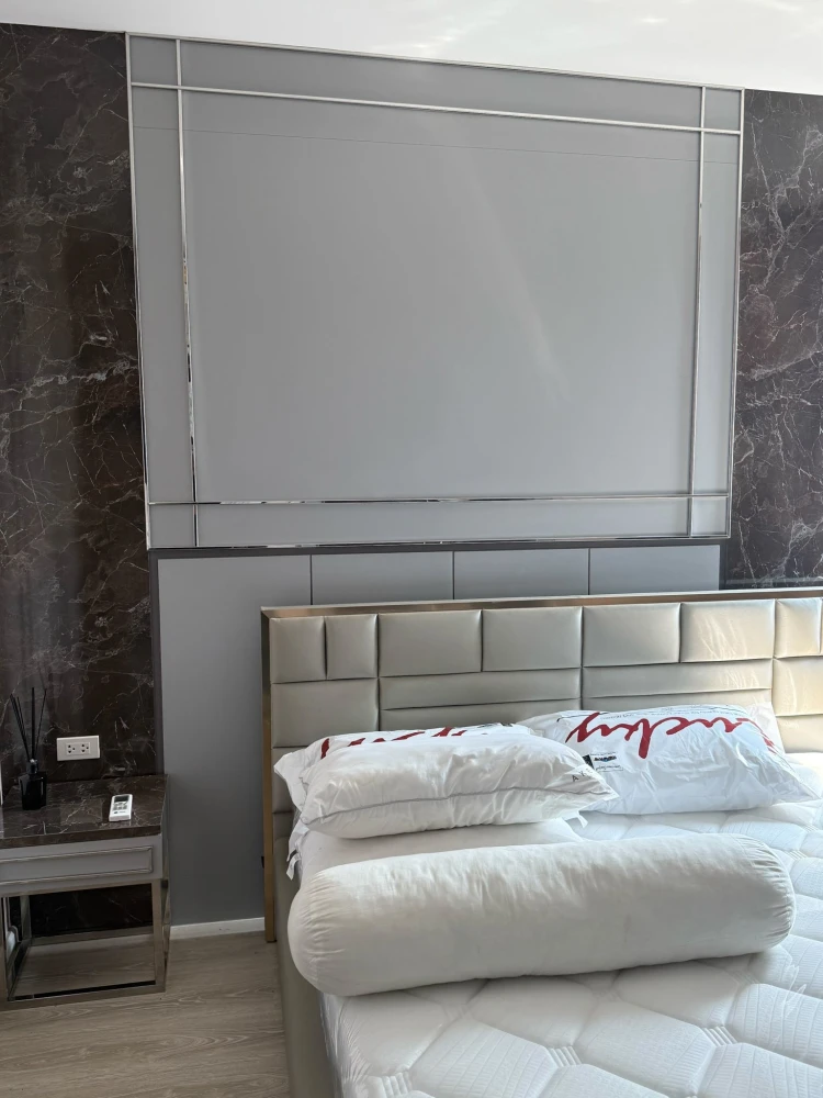 For rent: Quinn Ratchada 17, beautifully decorated room, built-in marble patterned walls, fully furnished, book now.