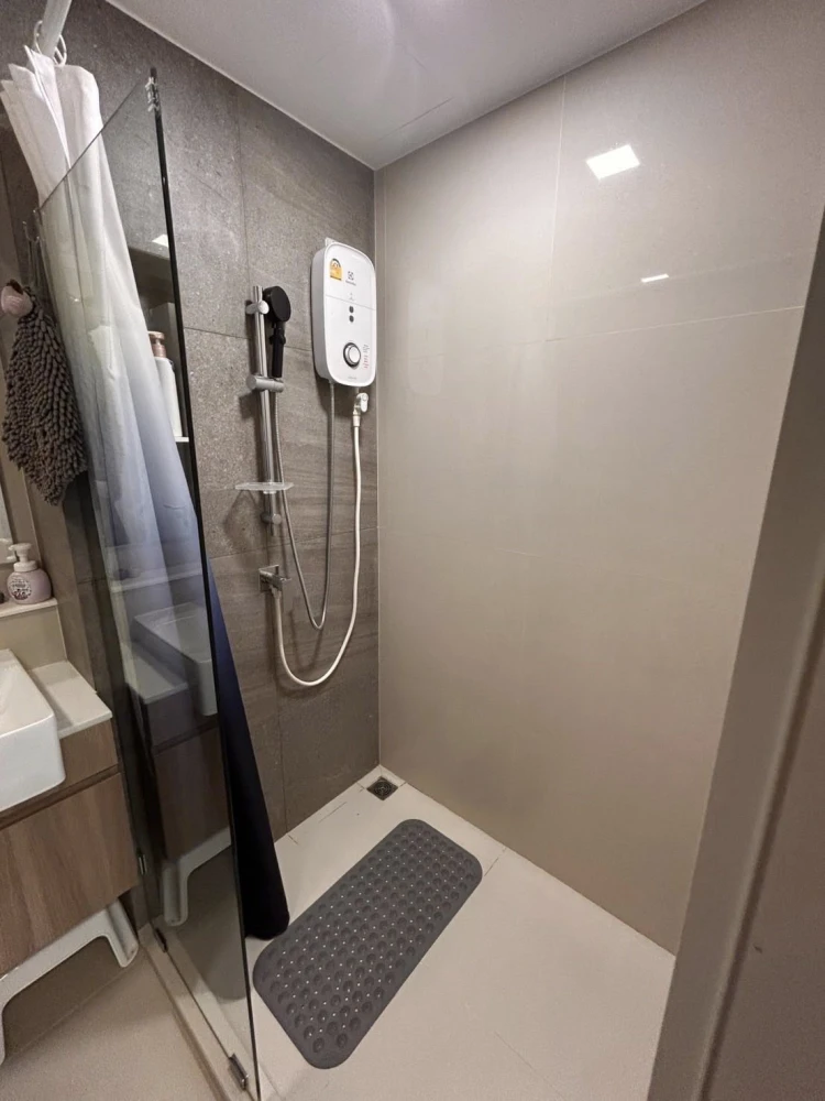 For rent: QUINTARA ARTE Sukhumvit 52, a modern-style condo in a great location. Beautiful rooms and a peaceful atmosphere. Book now!