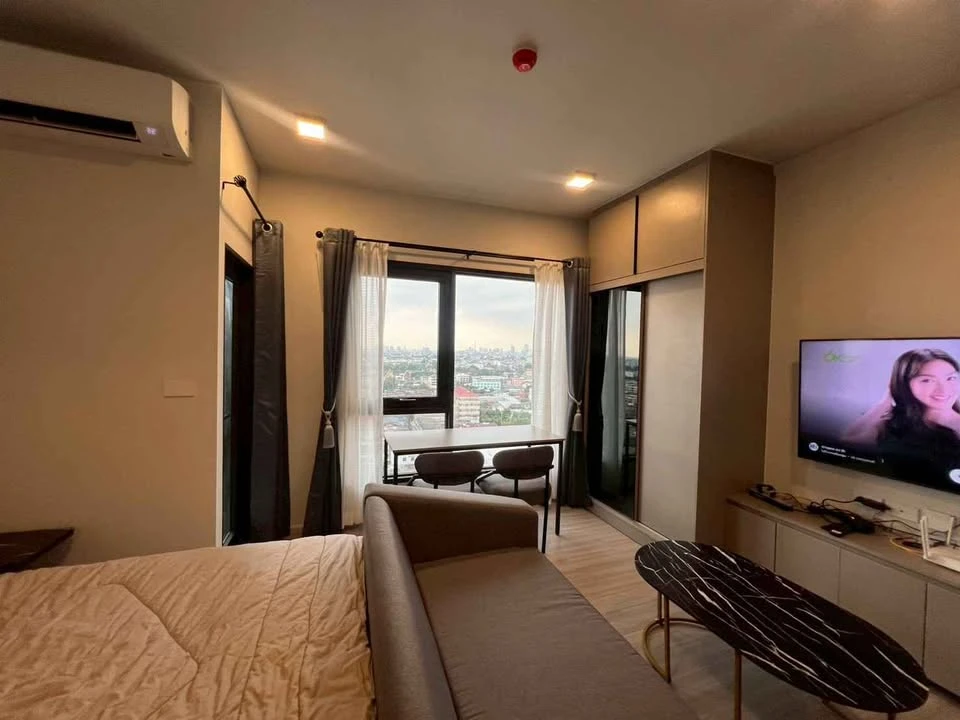 For rent: Quintara MHy’DEN Pho Nimit, studio room, 16th floor. High floor with stunning views at an affordable price. Convenient and fully equipped. B
