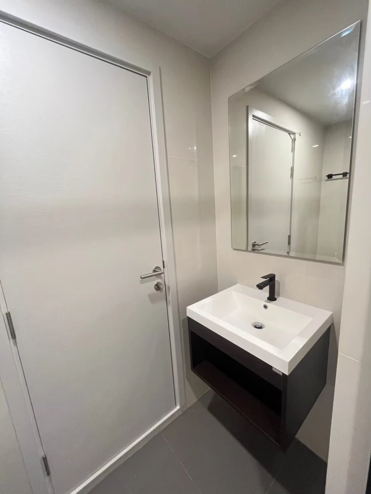 For rent: QUINTARA MHy'GEN RATCHADA - HUAI KHWANG, 5th floor, fully furnished, nice room, reserve now.