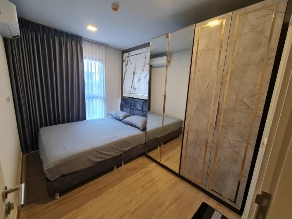 For rent: Quintara Mhy’zen Phrom Phong. The unit features stunning built-in decor and high-quality, premium furniture. Book now before it’s gone! images