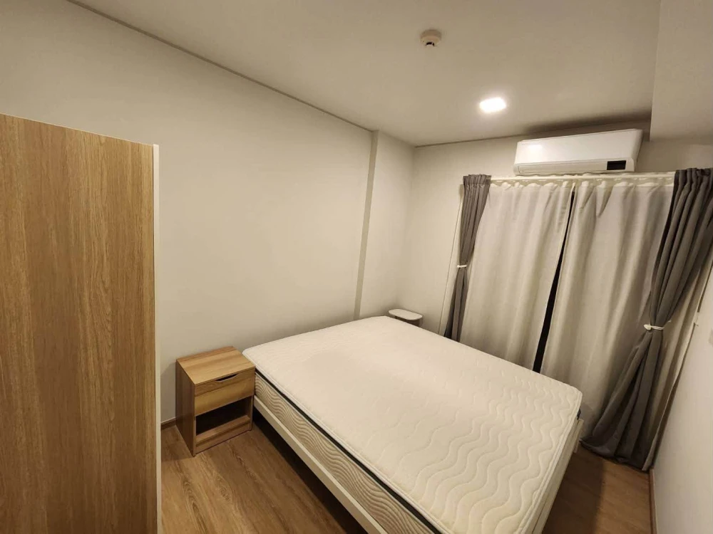 For rent: Quintara Mhy'Zen Phrom Phong. Features a view of trees and houses. Ideally located closest to the kitchen and common areas—no long walks req images