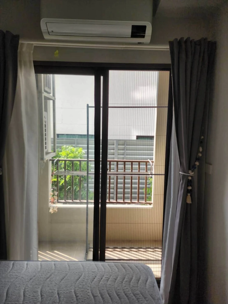 For rent: Quintara Mhy'Zen Phrom Phong. Features a view of trees and houses. Ideally located closest to the kitchen and common areas—no long walks req