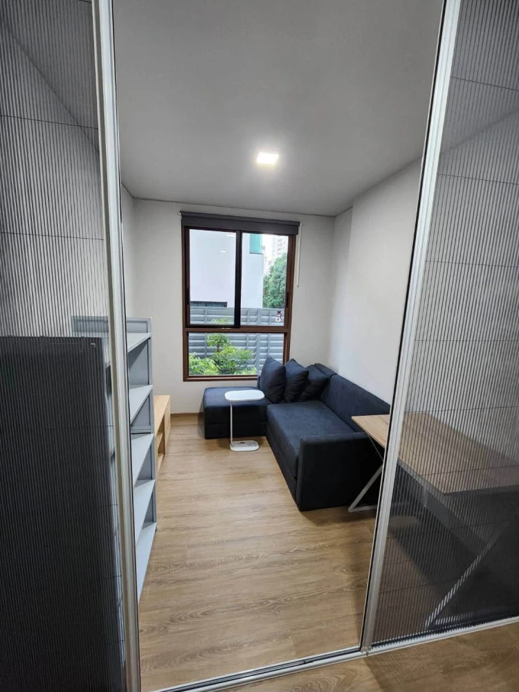 For rent: Quintara Mhy'Zen Phrom Phong. Features a view of trees and houses. Ideally located closest to the kitchen and common areas—no long walks req