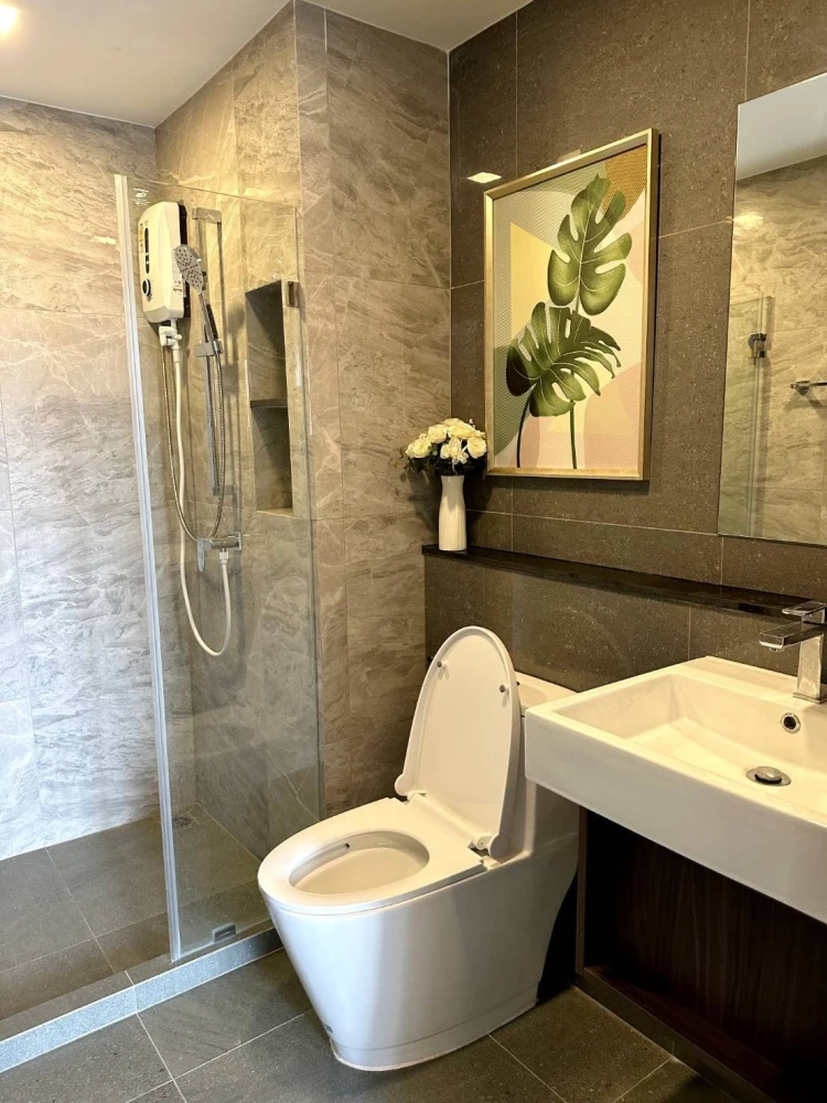 For rent: Quintara Phume Sukhumvit 39, a room decorated simply and luxuriously, looks expensive, good location, fully furnished, hurry and book now!