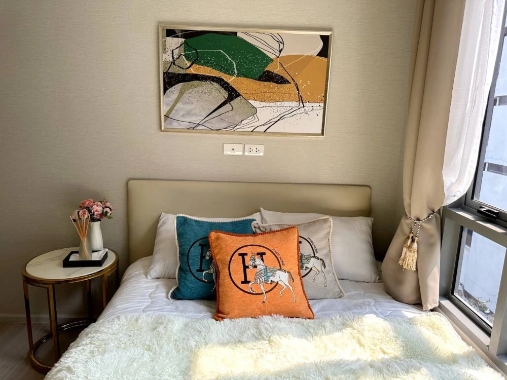 For rent: Quintara Phume Sukhumvit 39, a room decorated simply and luxuriously, looks expensive, good location, fully furnished, hurry and book now!