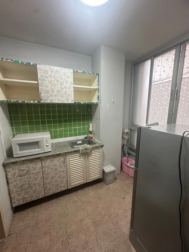 For rent: Ratchada City 18. Spacious and comfortable fully furnished room. Book now! Don't miss out!