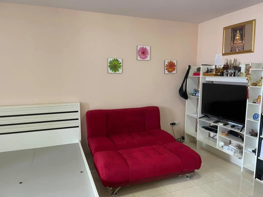 For rent: Ratchada City 18, nice room, 7th floor, fully furnished and equipped with appliances. Reserve now!