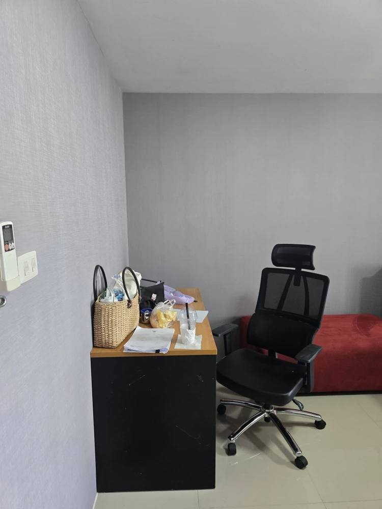 For rent: Ratchada City 18. A lovely room with complete amenities. What are you waiting for?
