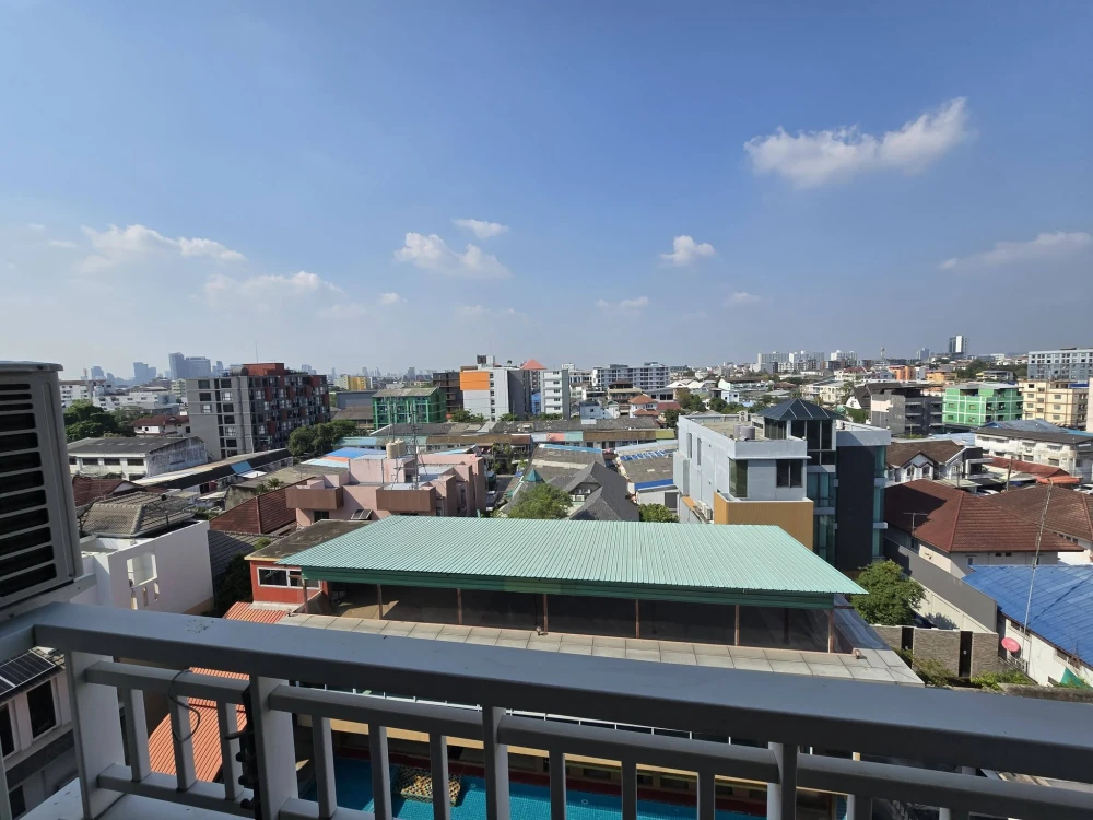 For rent: Ratchada City 18. A lovely room with complete amenities. What are you waiting for?