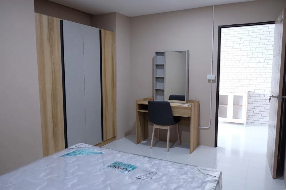 For rent: Ratchada City 18 rooms, ready to move in, spacious, reserve now before it's gone+++