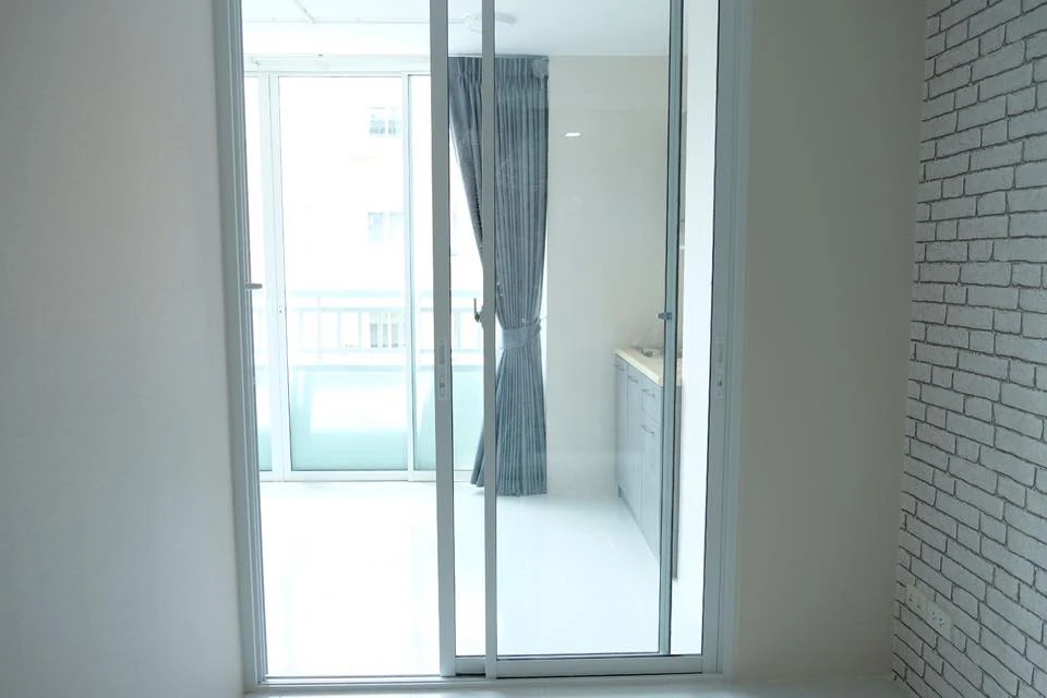 For rent: Ratchada City 18 rooms, ready to move in, spacious, reserve now before it's gone+++