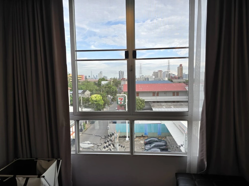 For sale or rent Ratchada City 18, corner room, provides privacy, comes with a lot of usable space, fully furnished, reserve now.