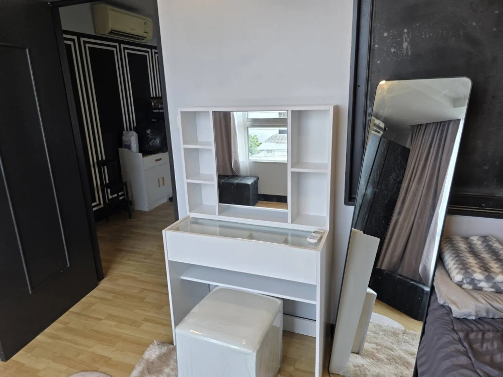 For sale or rent Ratchada City 18, corner room, provides privacy, comes with a lot of usable space, fully furnished, reserve now.